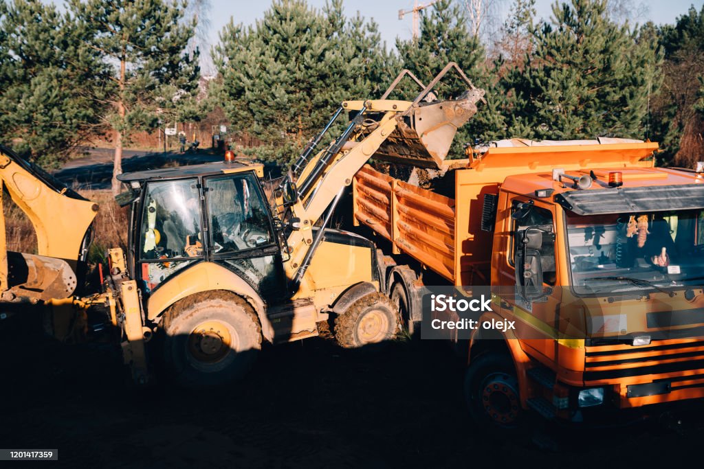 건설 현장의 토목 공사 개발에 대한 스톡 사진 및 기타 이미지 - 개발, 건설 기계류, 건축 - iStock