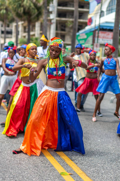 desfile do carnaval dominicano - haiti - fotografias e filmes do acervo