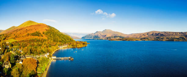 ローモンド湖 - 秋の空中パノラマ - loch lomond loch ben lomond scotland ストックフォトと画像