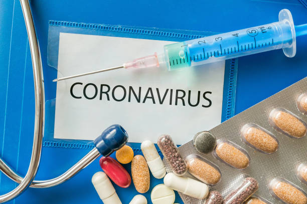 nouvelle maladie du coronavirus 2019-ncov écrit sur le dossier bleu. - n& photos et images de collection