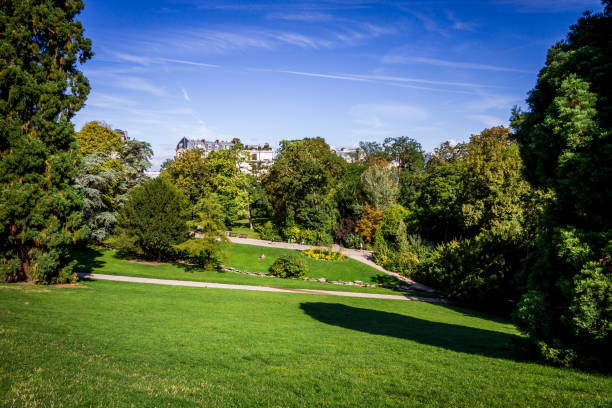 istock Buttes-Chaumont Park, Paris 1201606126