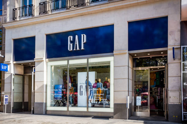 The GAP fashion store on Champs-Elysees avenue Paris/France - September 10, 2019 : The GAP fashion store on Champs-Elysees avenue hautes alpes photos stock pictures, royalty-free photos & images