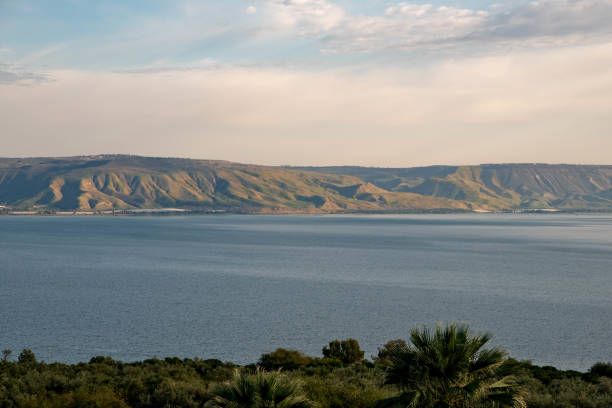 галилейское море, израиль - lake tiberius стоковые фото и изображения
