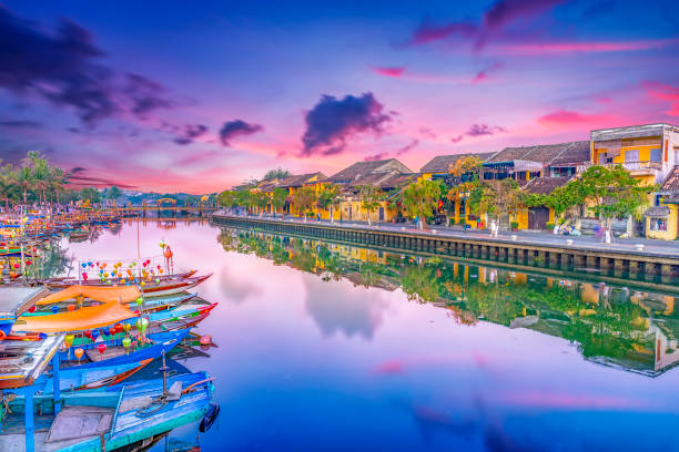 widok na hoi starożytne miasto, które jest bardzo znanym miejscem dla turystów. - vietnam hoi an traditional culture travel zdjęcia i obrazy z banku zdjęć