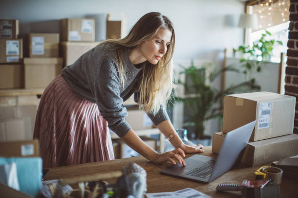 istock Help of technology in delivery business 1201699517