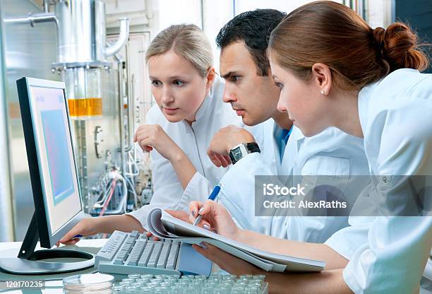 Foto de Laboratório e mais fotos de stock de Laboratório - Laboratório, Cientista, Engenheiro