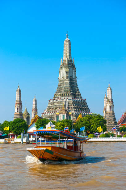 왓 아룬, 방콕, 태국 - bangkok thailand temple skyline 뉴스 사진 이미지