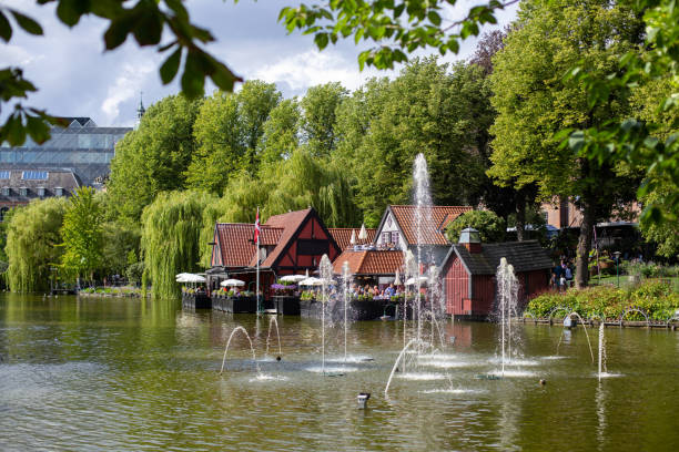 tivoli gardens w: kopenhaga - tivoli copenhagen denmark danish culture zdjęcia i obrazy z banku zdjęć