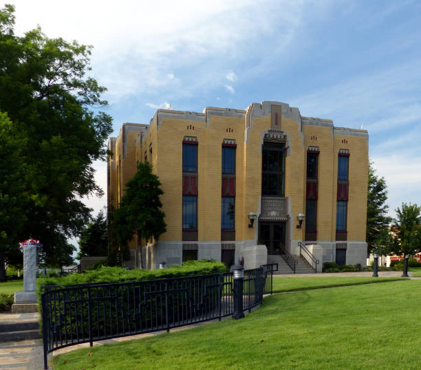 istock LAUDERDALE COUNTY COURTHOUSE  2/3 1201750980