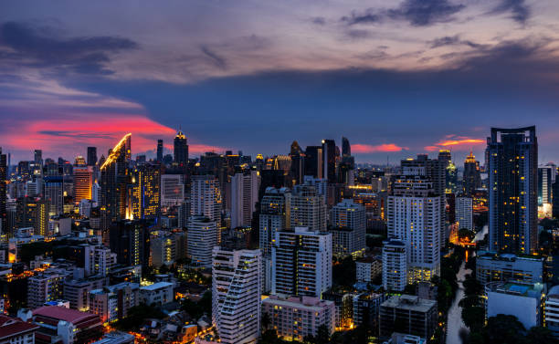 夕暮れ時の都市景観の美しい風光明媚な背景 - downtown manhattan 写真 ストックフォトと画像