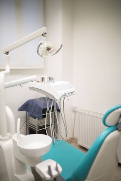 현대 치과 사무실 인테리어 - dentist office dentists chair chair nobody 뉴스 사진 이미지