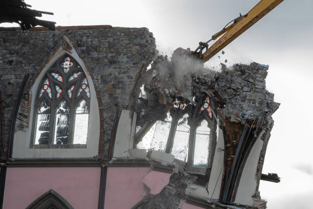 ゴシック教会の解体 - abandoned church indoors dirty ストックフォトと画像