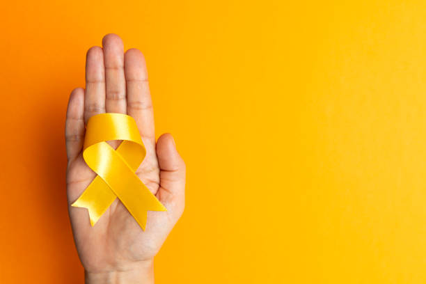 ruban de sensibilisation jaune - suicide photos et images de collection