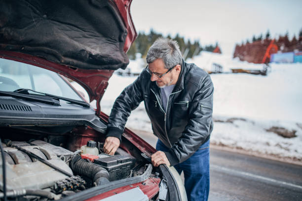 istock Car breakdown in winter in a mountainous area 1201916166