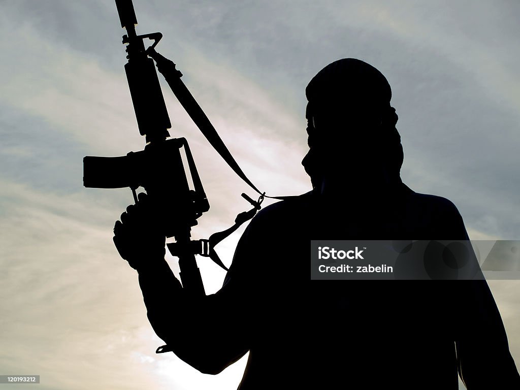 Silhouette di soldato - Foto stock royalty-free di Arma da fuoco