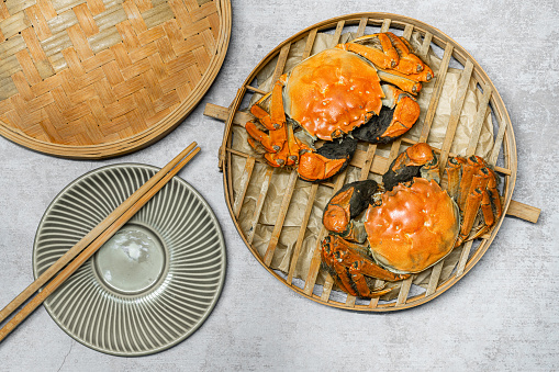 Cooked crab, crab shell，Eriocheir sinensis，Crab claw，Chinese hairy crab, hairy crab, blue crab, Shanghai hairy crab，Over white background，Chinese crab