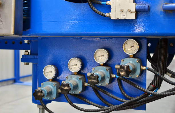 istock Round mechanical pressure gauges 1202039536