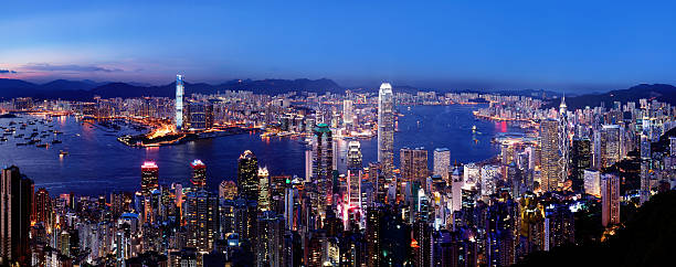 hongkong und kowloon bei nacht - the bank of china tower stock-fotos und bilder