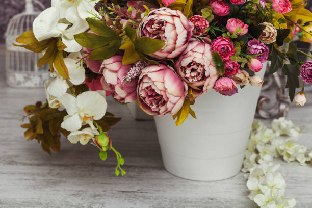 Ramos De Flores Artificiales - Banco de fotos e imágenes de stock - iStock Ramos De Flores Artificiales - Banco de fotos e imágenes de stock - iStock
