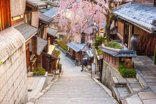 京都、春の日本旧市街 - 祇園 ストックフォトと画像