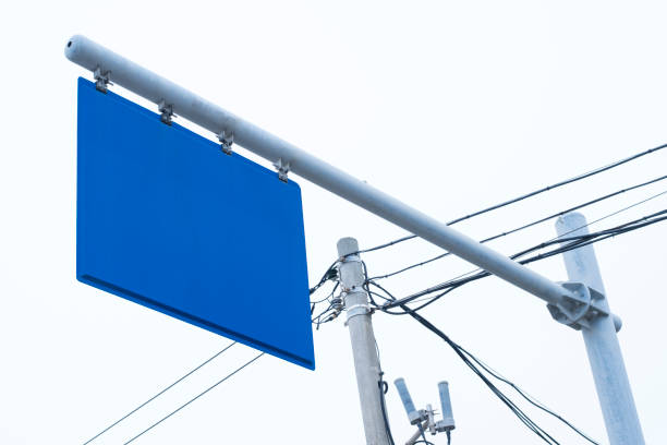 빈 표지판 및 전신주 - telephone pole poster blank sign 뉴스 사진 이미지