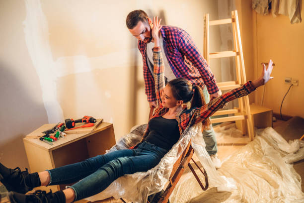 istock Wheelbarrow fun in new home 1202217382