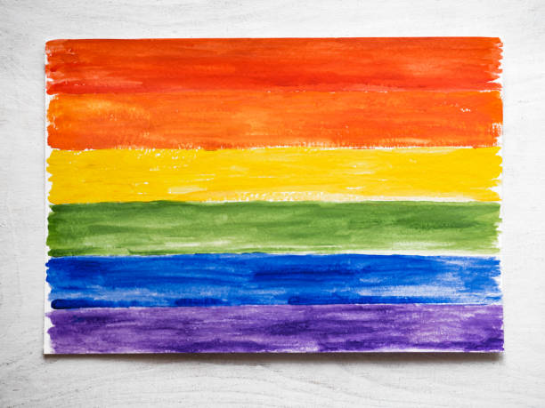 bandeira do arco-íris. bela carta. vista superior, close-up - gay pride mardi gras carnival rainbow - fotografias e filmes do acervo