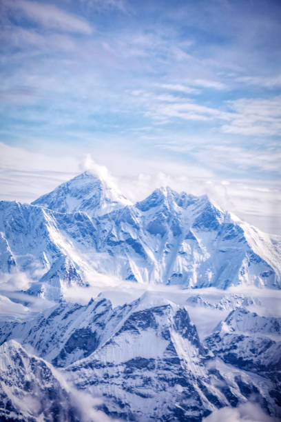 mont everest, himalaya - himalayas mountain aerial view mountain peak photos et images de collection