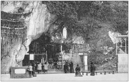 Antique photo: in Lourdes