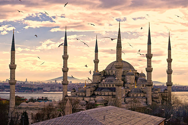 istock Sunset over The Blue Mosque in Sultanahmet district, Istanbul, Turkey. 120241176