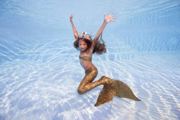 Disfraz De Sirena Para Niñas - Banco de fotos e imágenes de stock - iStock Disfraz De Sirena Para Niñas - Banco de fotos e imágenes de stock - iStock
