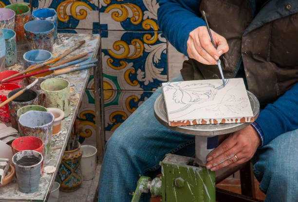 陶芸の芸術 - majolica ストックフォトと画像