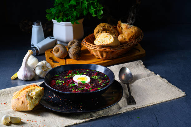 卵とおいしいビートルートボルシチ - soup cold russian culture traditional culture ストックフォトと画像