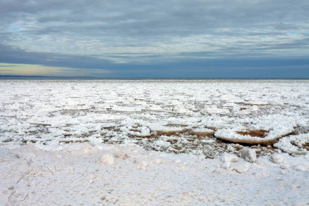 istock Frozen shore of Lake Superior 1202499990