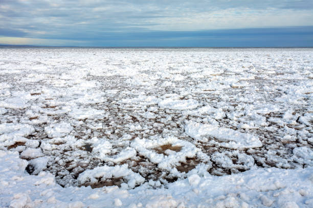 istock Frozen shore of Lake Superior 1202500293