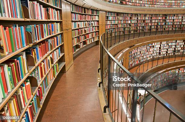 ライブラリー - 図書館のストックフォトや画像を多数ご用意 - 図書館, 大学, 屋内