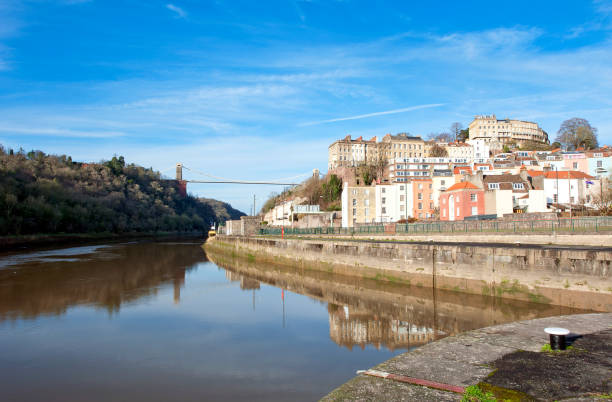 вид на реку эйвон в палатах клифтон, бристоль - bristol england county of bristol clifton suspension bridge bridge стоковые фото и изображения