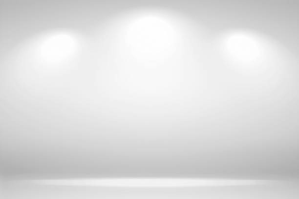 scène de projecteurs. fond blanc abstrait vide fond de studio de salle et affichez votre produit avec des lumières de tache - lumière vive photos photos et images de collection