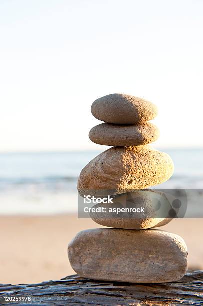 A Paz E Tranquilidade Na Praia Com Espaço Para Texto - Fotografias de stock e mais imagens de Areia