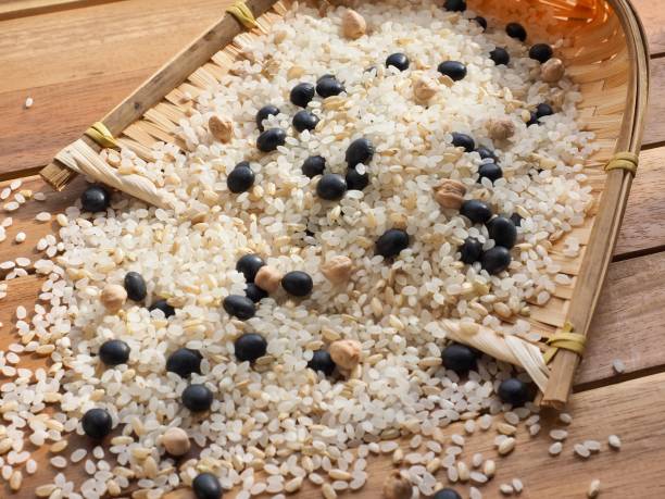 istock Korean Organic Mixed Grains, Black Beans, Brown Rice, White Rice, Beans 1202617575