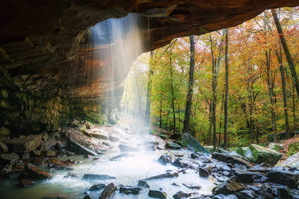 Glory Hole Falls Ozark National Forest in Autumn ozark national forest glory hole falls in autmn arkansas stock pictures, royalty-free photos & images