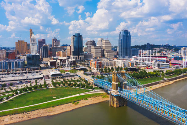 cincinnati skyline aerial view with ohio river - cincinnati imagens e fotografias de stock