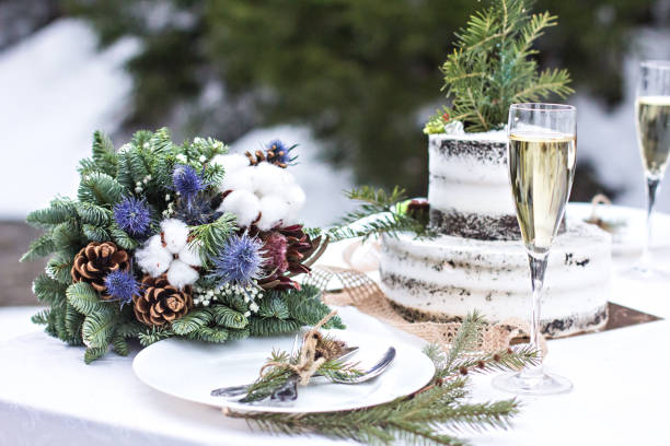 boda de invierno rústica. decoración de mesa. - spoon napkin silverware white fotografías e imágenes de stock