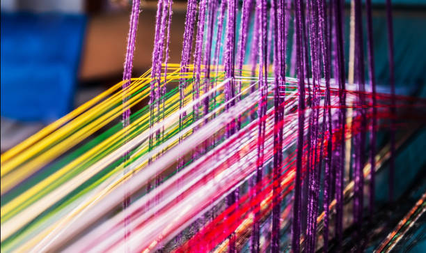 インドのマニュアル織機手織り - 織る ストックフォトと画像
