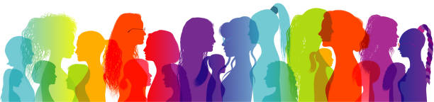 illustrations, cliparts, dessins animés et icônes de groupe silhouette de femmes multiethniques qui parlent et partagent des idées et des informations. communauté de réseaux sociaux de femmes. communication et amitié entre femmes ou filles de cultures diverses - business woman