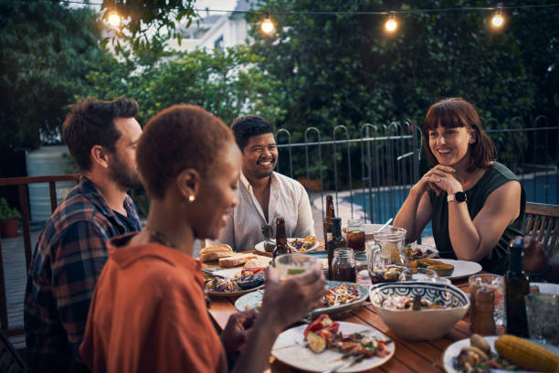 istock Friends who eat together stay together 1202732501