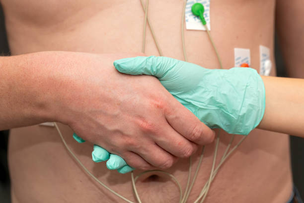 홀터 레코더 - pacemaker torso chest male 뉴스 사진 이미지