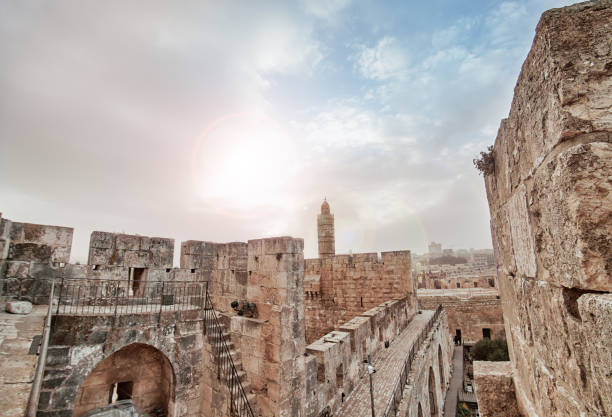la cour de la tour de david à jérusalem, en israel. - jerusalem judaism david tower photos et images de collection