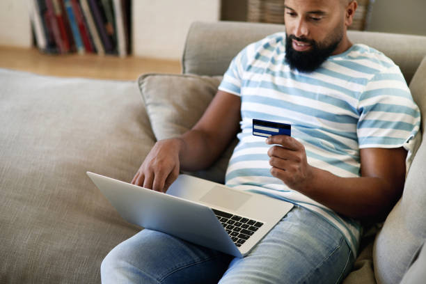 istock Using a credit card online saves so much time 1202756867