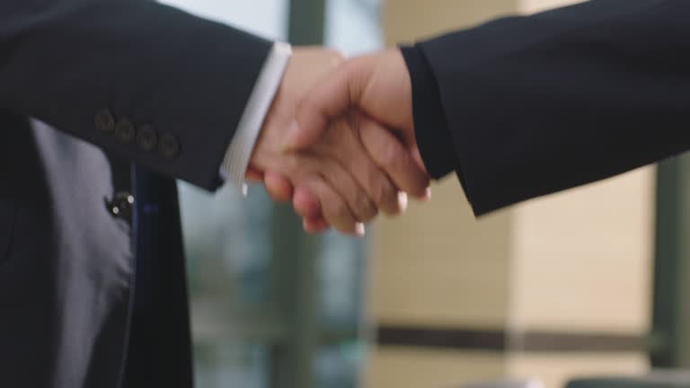 Salutations Main 41 300+ Salutation Main – Vidéos libres de droit 4K et HD - iStock